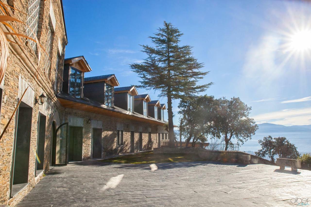 The Rock Suites & Spa Congosto Exterior photo